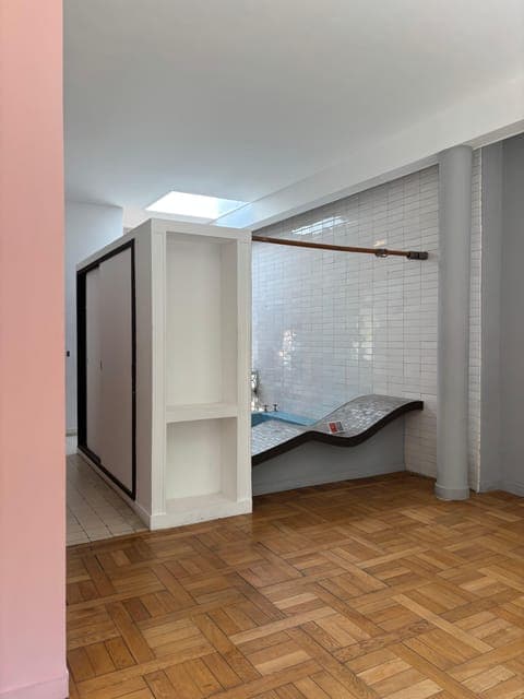 undefined Gallery Image 1