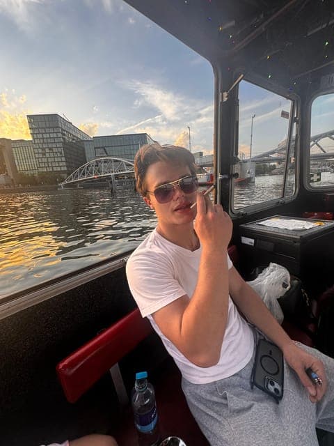 undefined Gallery Image 2