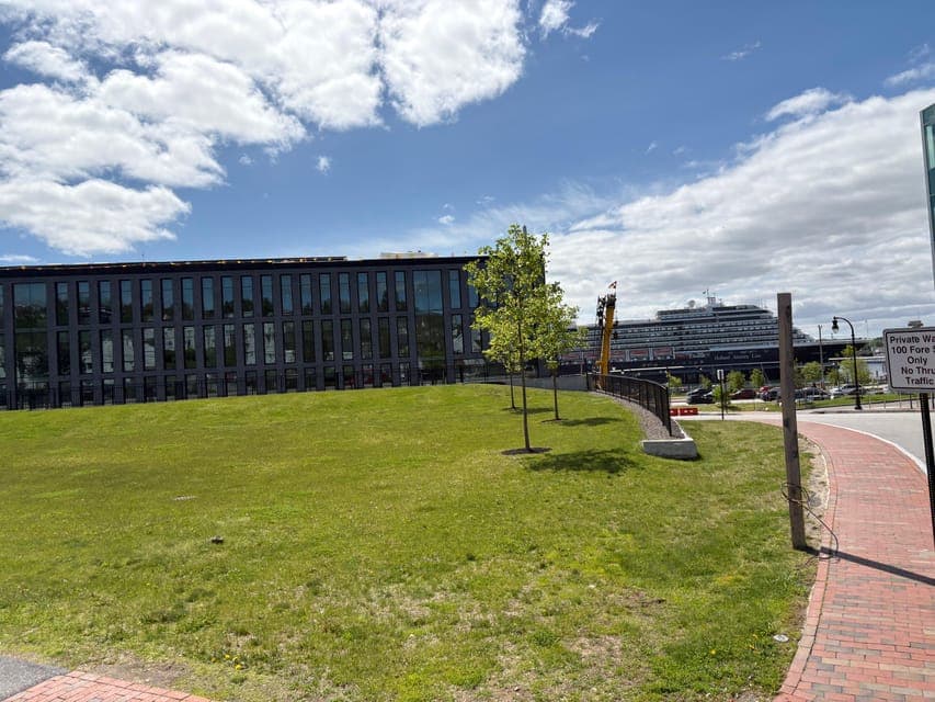 undefined Gallery Image 3