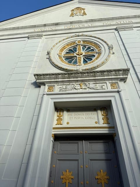 undefined Gallery Image 1