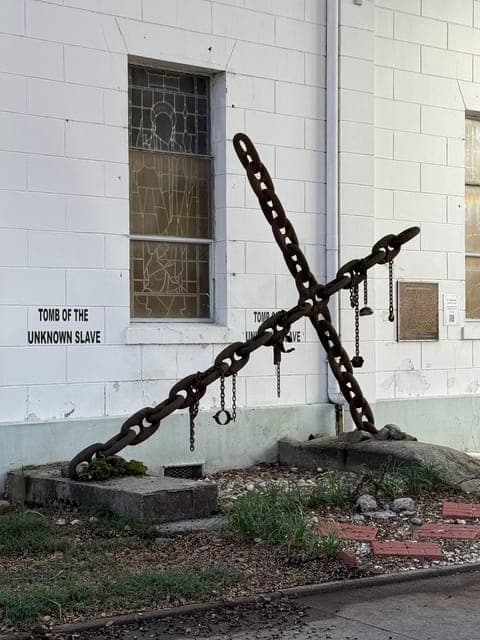 undefined Gallery Image 3