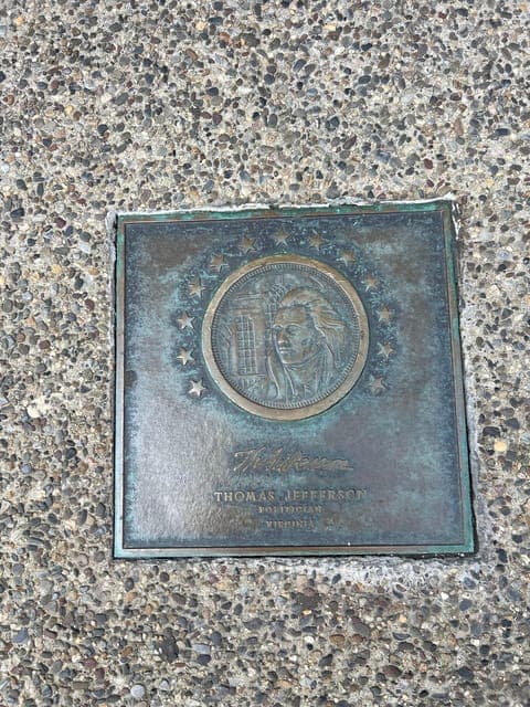 undefined Gallery Image 4