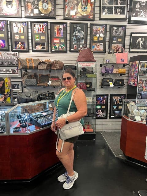 undefined Gallery Image 2