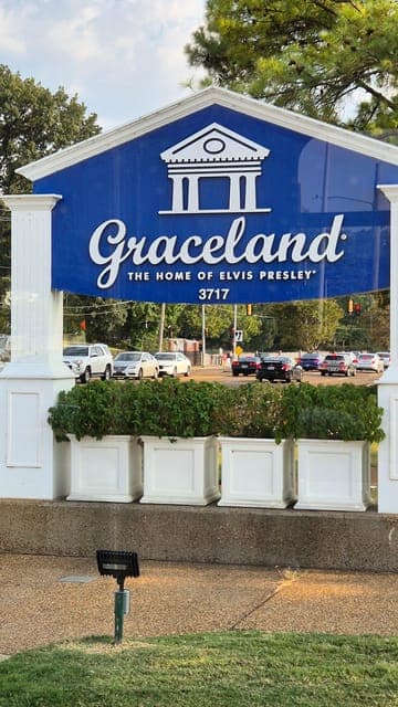 undefined Gallery Image 2