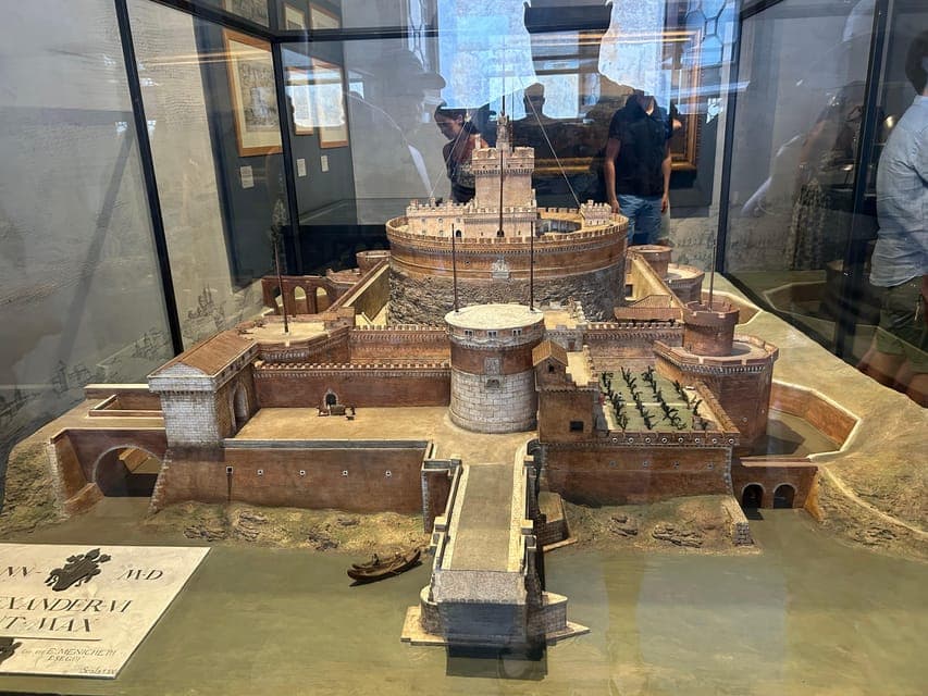 undefined Gallery Image 3