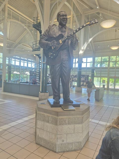 undefined Gallery Image 1