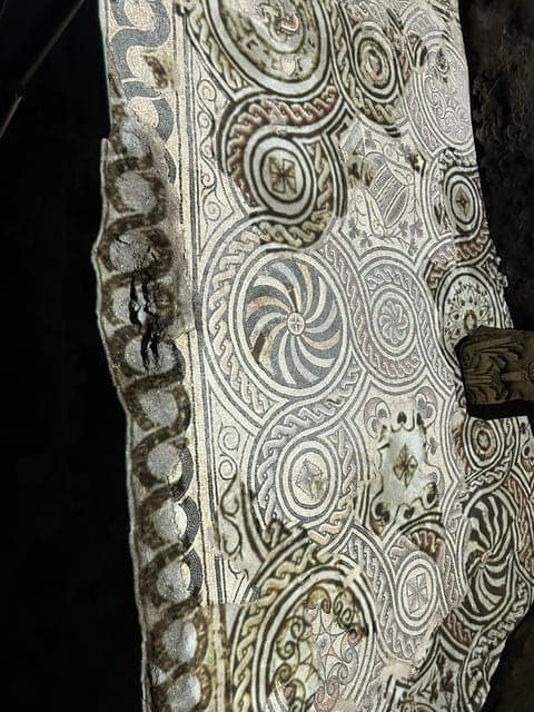 undefined Gallery Image 4