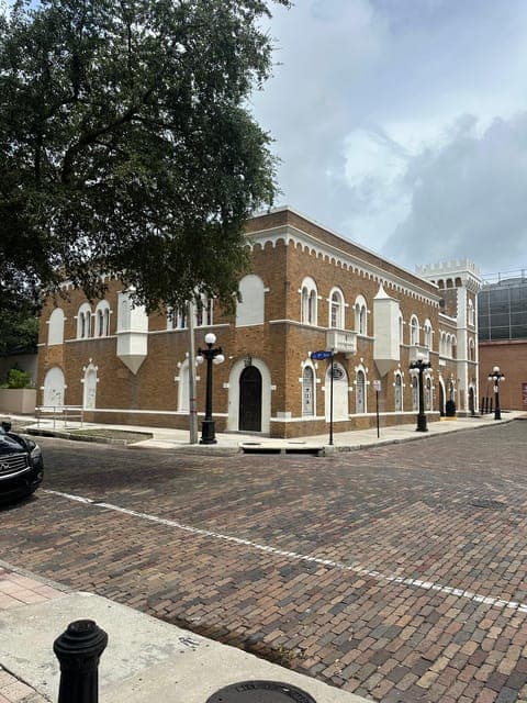 undefined Gallery Image 4