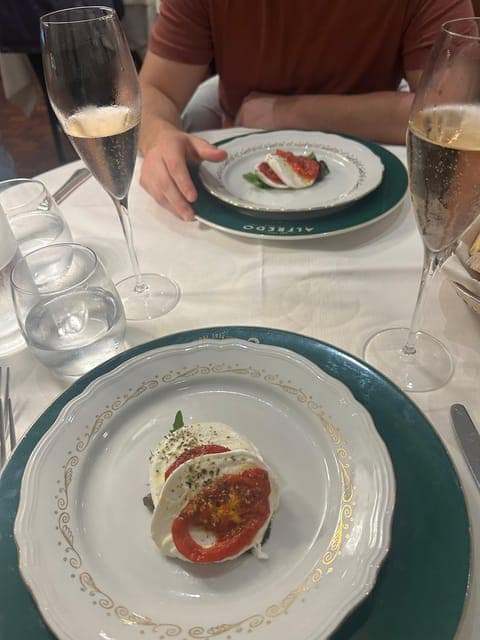 undefined Gallery Image 1