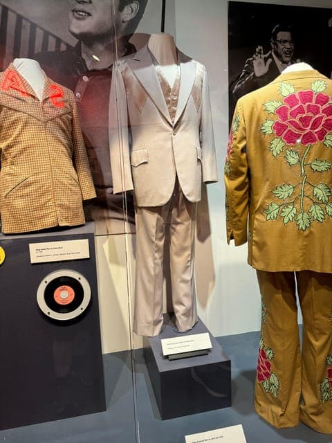 undefined Gallery Image 2