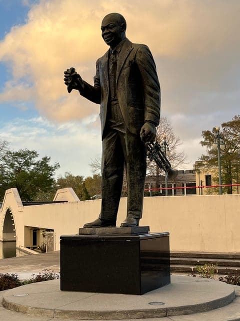 undefined Gallery Image 3