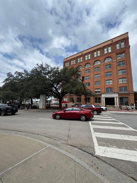 undefined Gallery Image 3