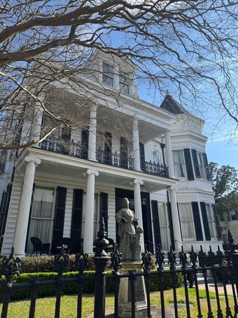 undefined Gallery Image 2