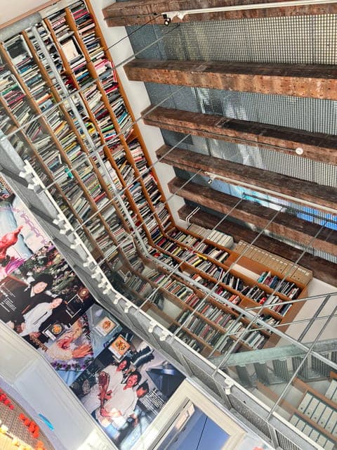 undefined Gallery Image 2