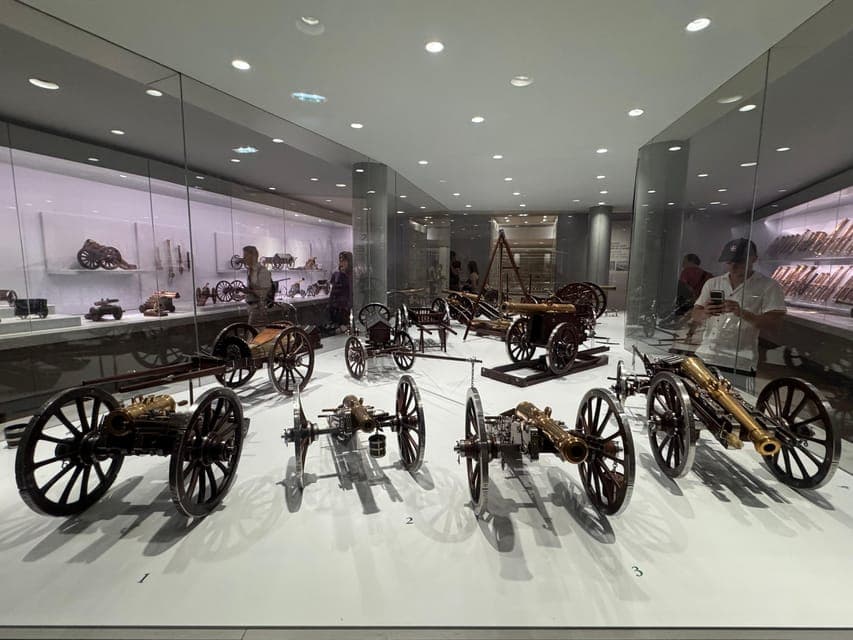 undefined Gallery Image 2