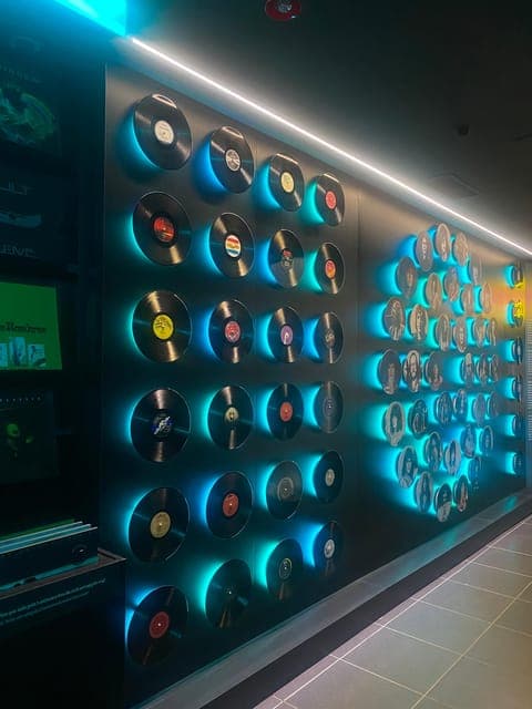 undefined Gallery Image 2