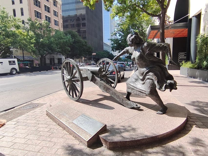 undefined Gallery Image 4