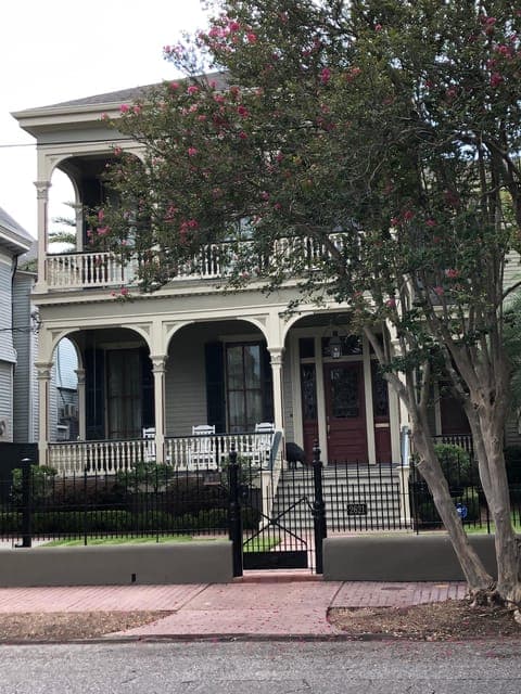 undefined Gallery Image 1