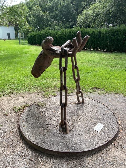 undefined Gallery Image 4