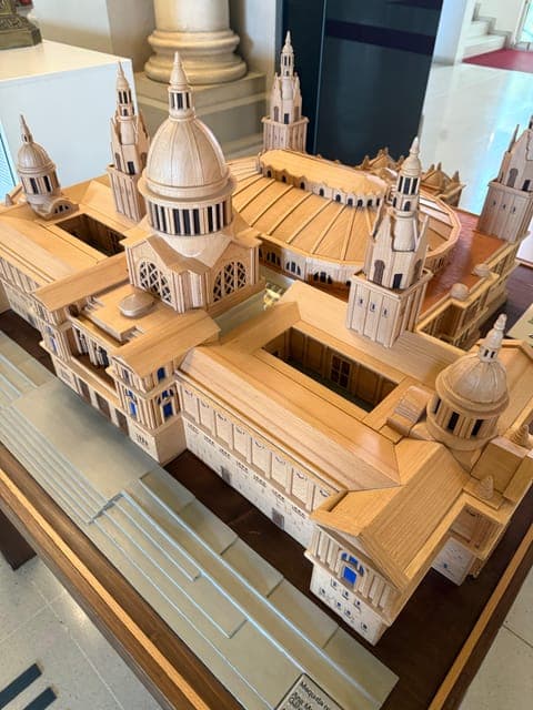 undefined Gallery Image 3