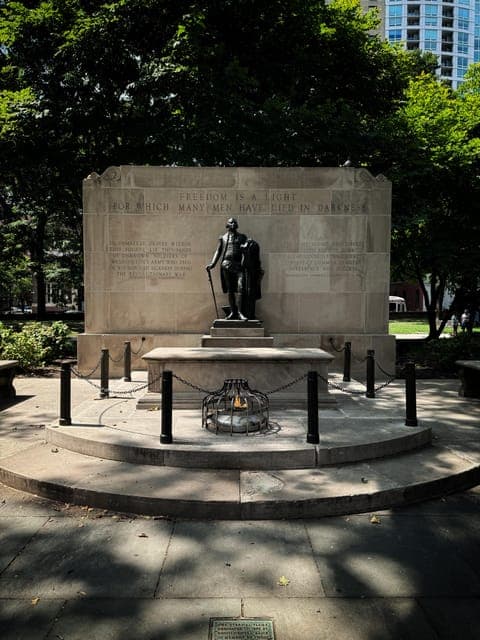 undefined Gallery Image 3