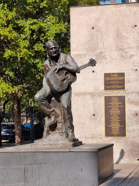 undefined Gallery Image 2