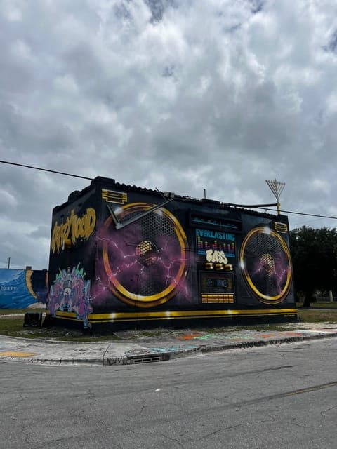 undefined Gallery Image 4