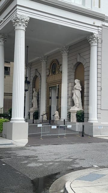 undefined Gallery Image 3