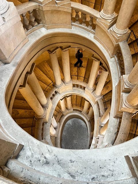 undefined Gallery Image 1