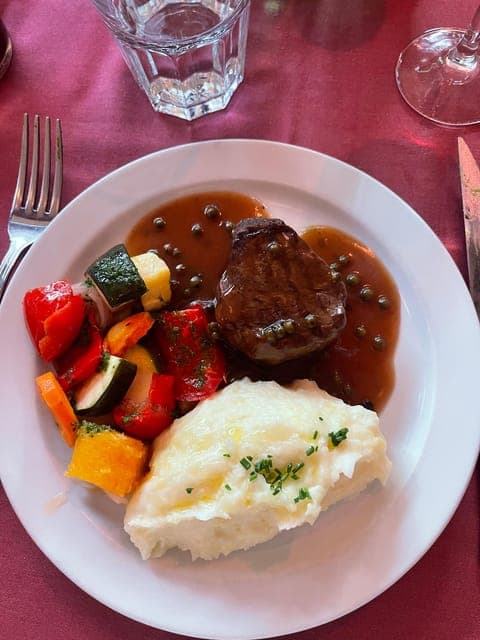 undefined Gallery Image 3