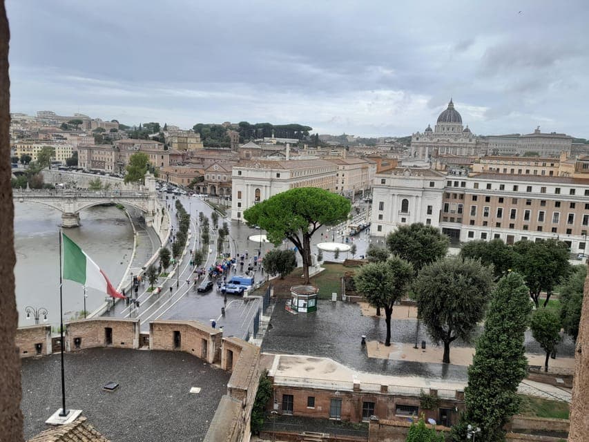 undefined Gallery Image 2