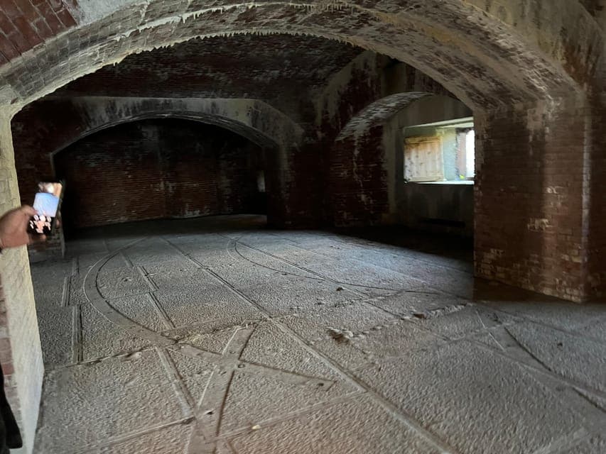 undefined Gallery Image 2