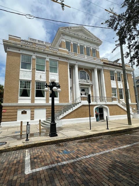 undefined Gallery Image 2