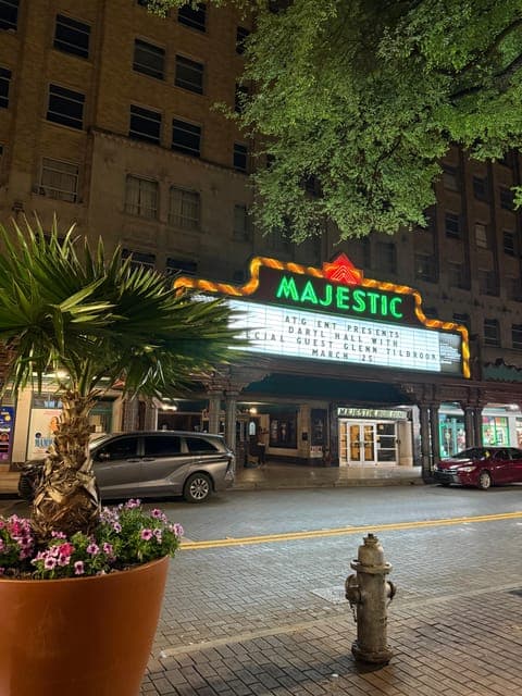 undefined Gallery Image 1