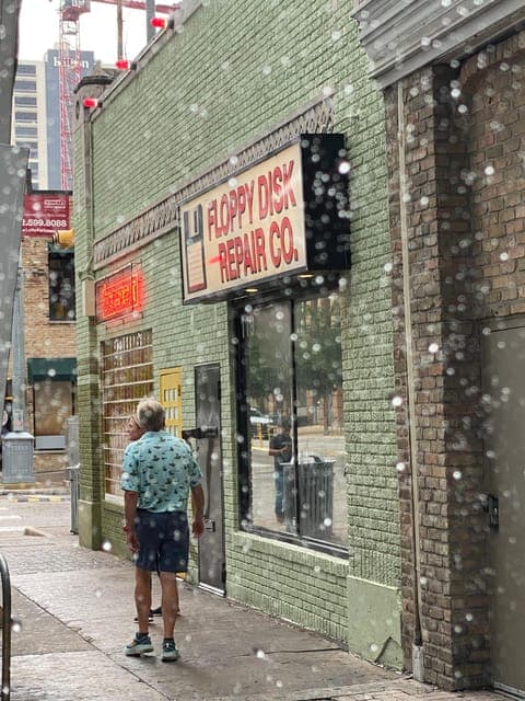 undefined Gallery Image 2