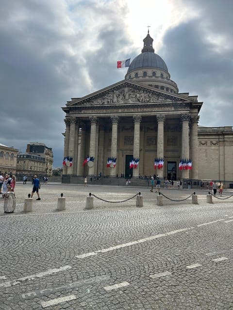 undefined Gallery Image 4