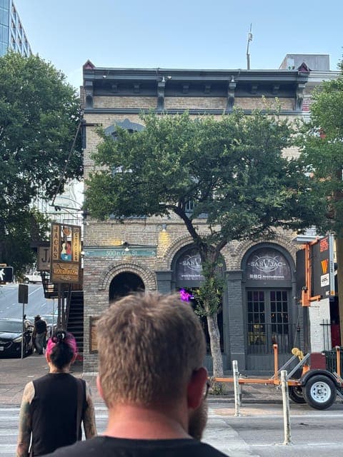 undefined Gallery Image 1