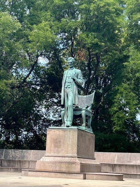 undefined Gallery Image 1