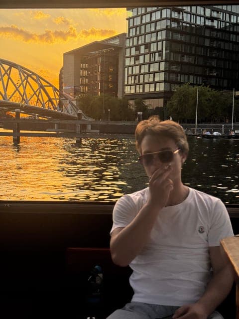 undefined Gallery Image 3