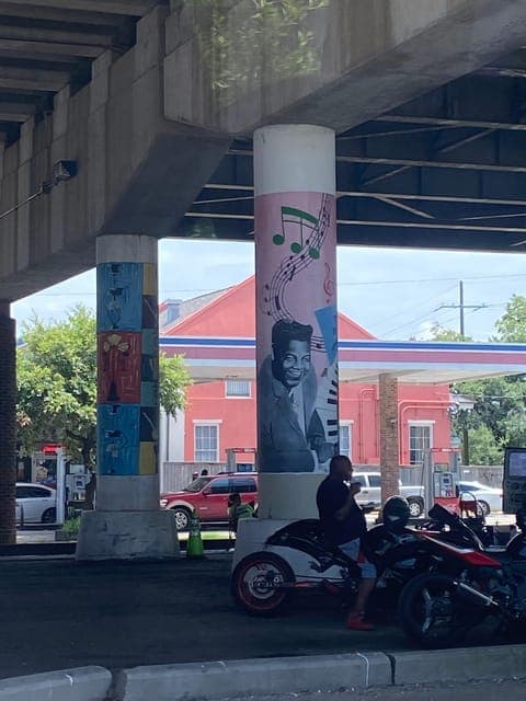 undefined Gallery Image 1