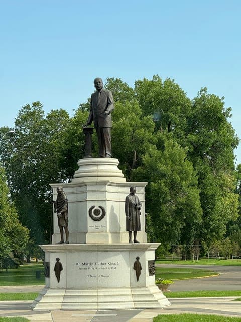 undefined Gallery Image 2