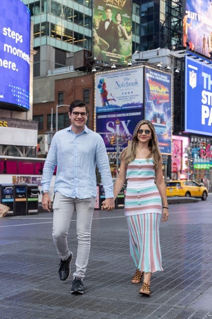 New York or Brooklyn: Photoshoot in Iconic Locations Gallery Image 3