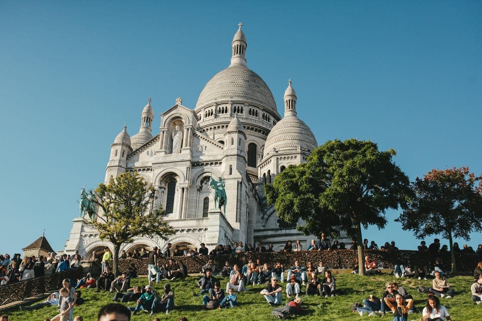 Private Guided Tour in a vintage Land Rover Gallery Image 4