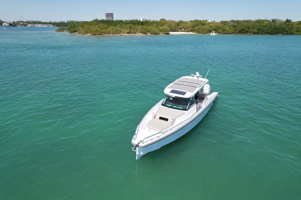 #1 Private Boat Tour and 1 Hour Free Jet Ski Rental in Miami Gallery Image 2