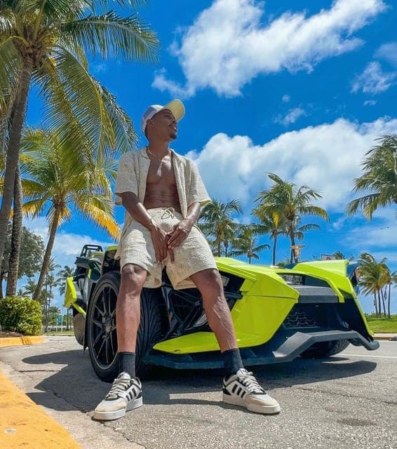 4 Hours Slingshot Rental Miami - We The Best !! Gallery Image 2