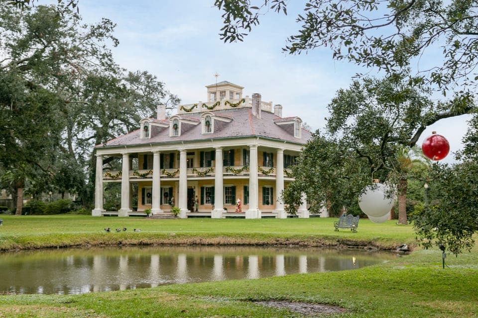 Swamp Airboat, 2 Plantation Tours & Lunch Gallery Image 2