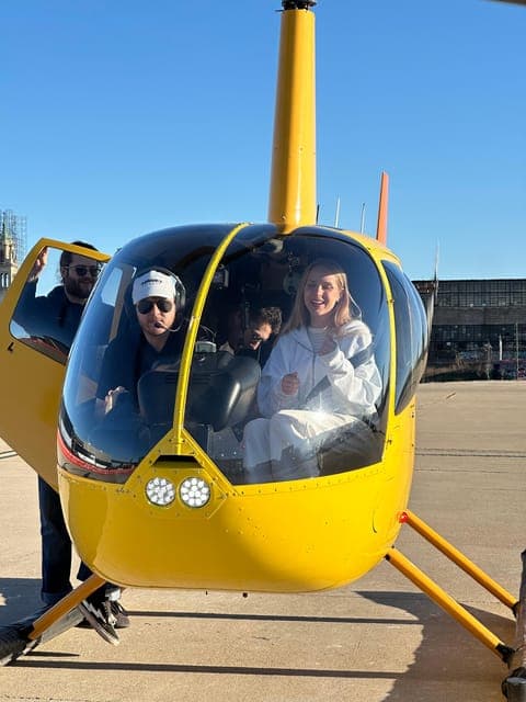 Helicopter Tour of Chicago Skyline Gallery Image 2