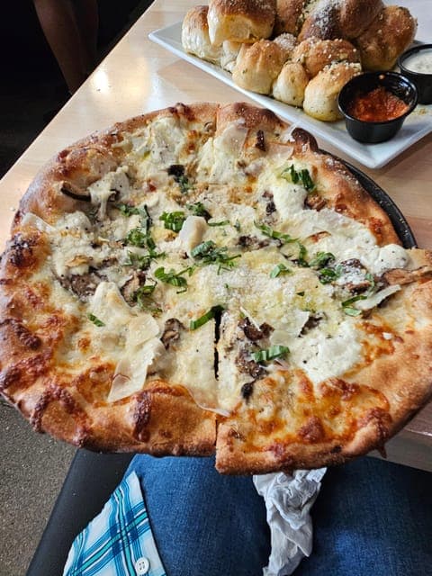 Delicious in Detroit Food Tour Gallery Image 1
