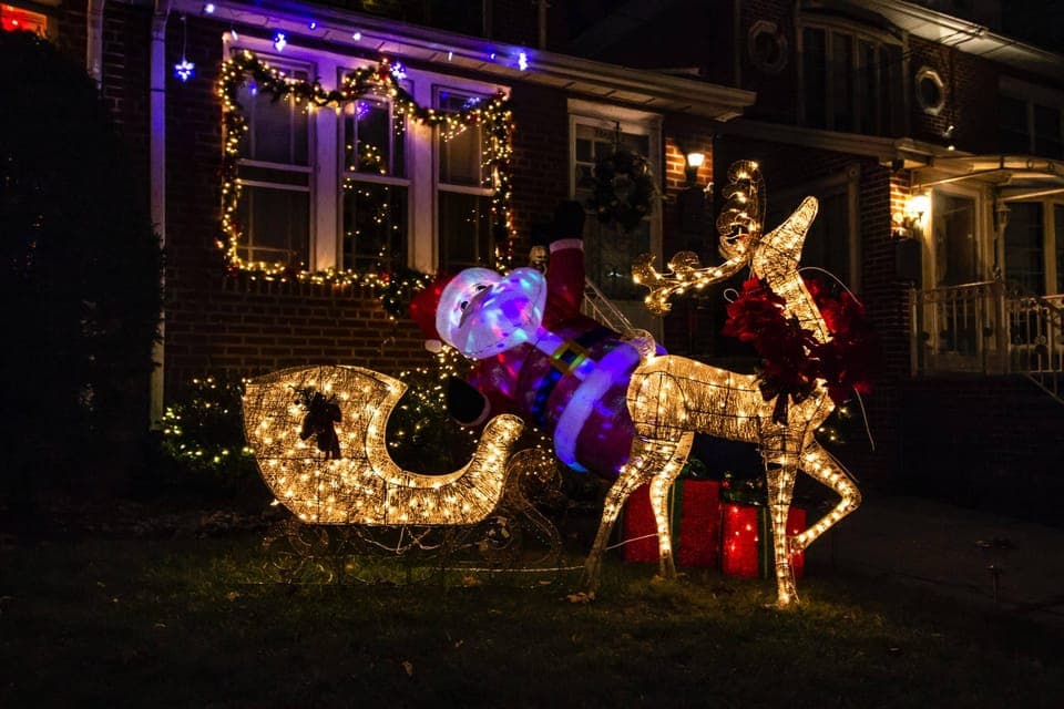 Dyker Heights Christmas Lights Guided Tour Gallery Image 3