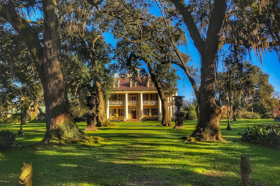 4. Destrehan Plantation, Houmas House & Lunch - Image 4